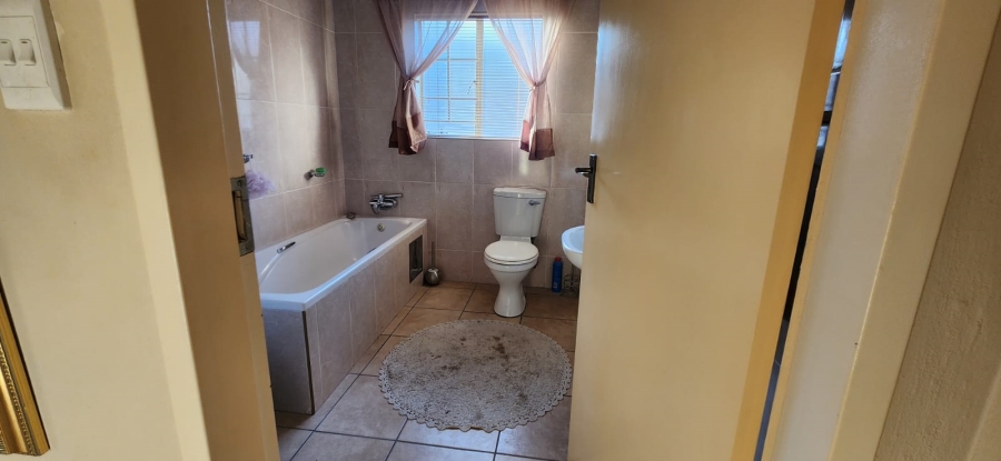 3 Bedroom Property for Sale in Waterval East North West